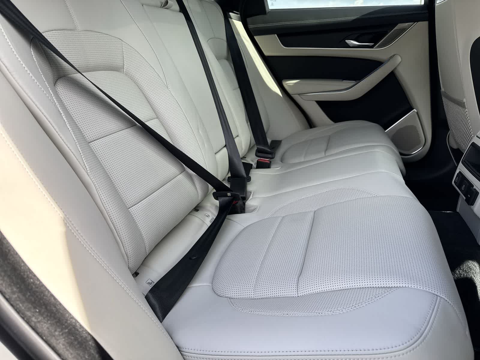 Jaguar F-PACE R-Dynamic S 2026