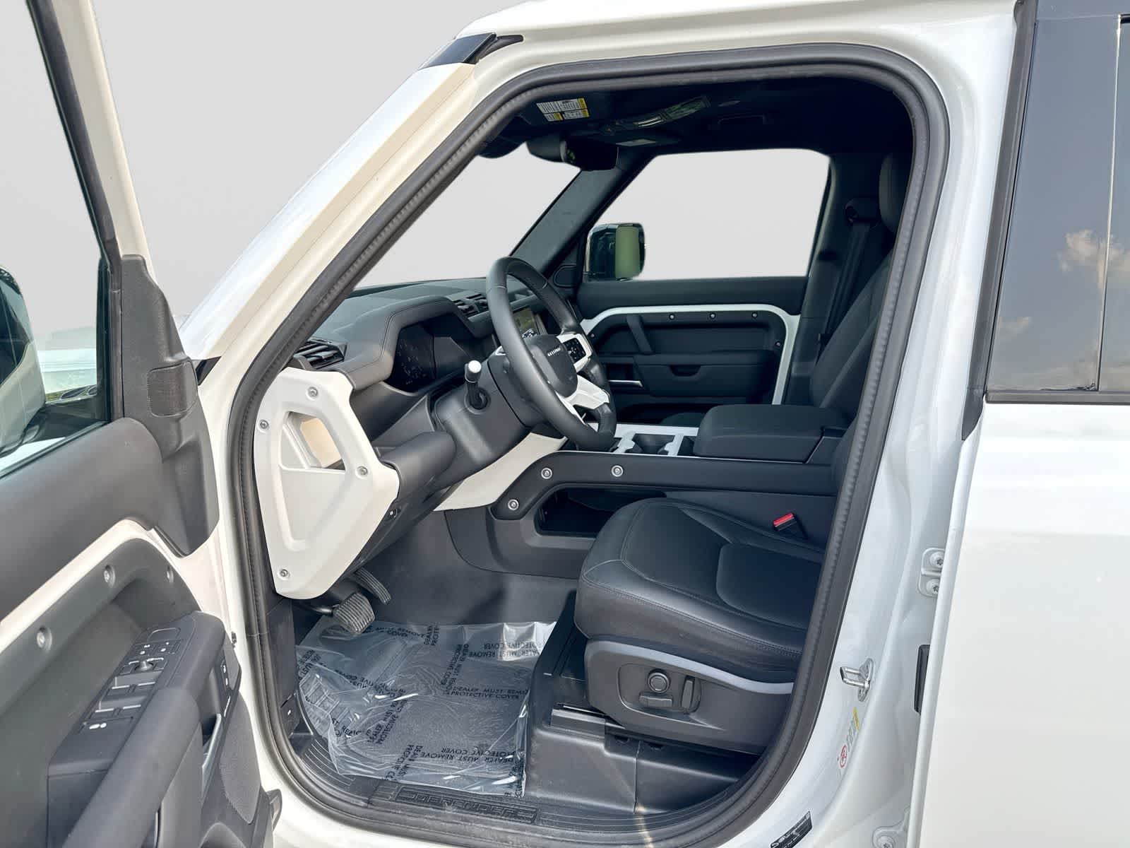 Land Rover Defender S 2025