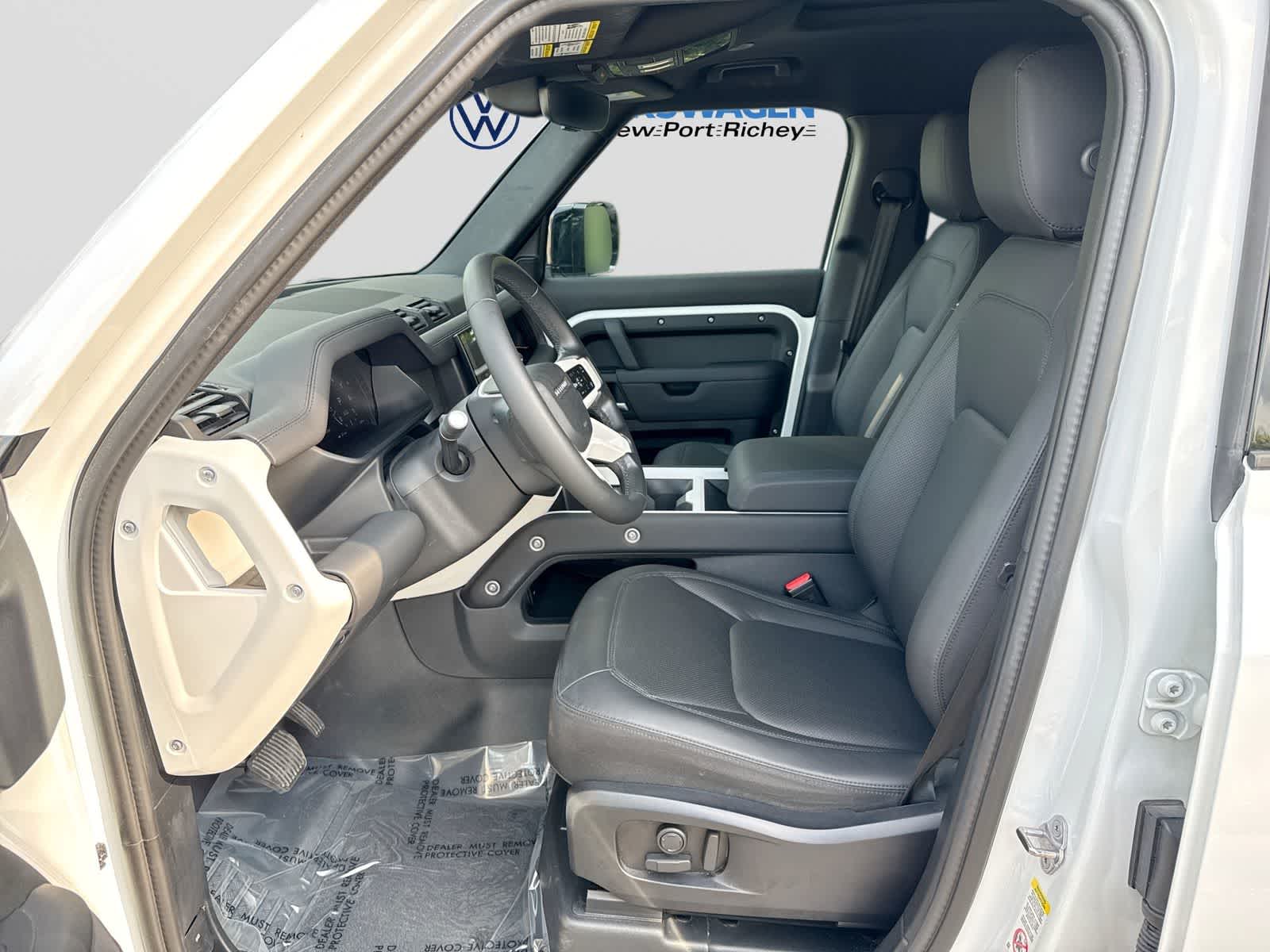 Land Rover Defender S 2025