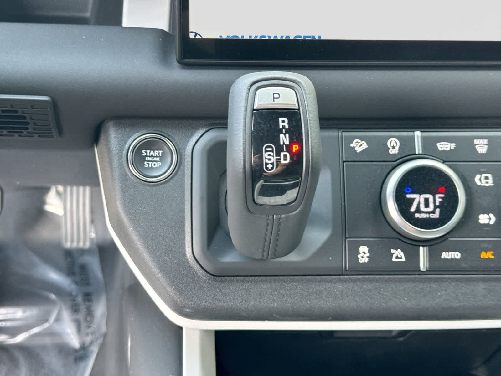 Land Rover Defender S 2025