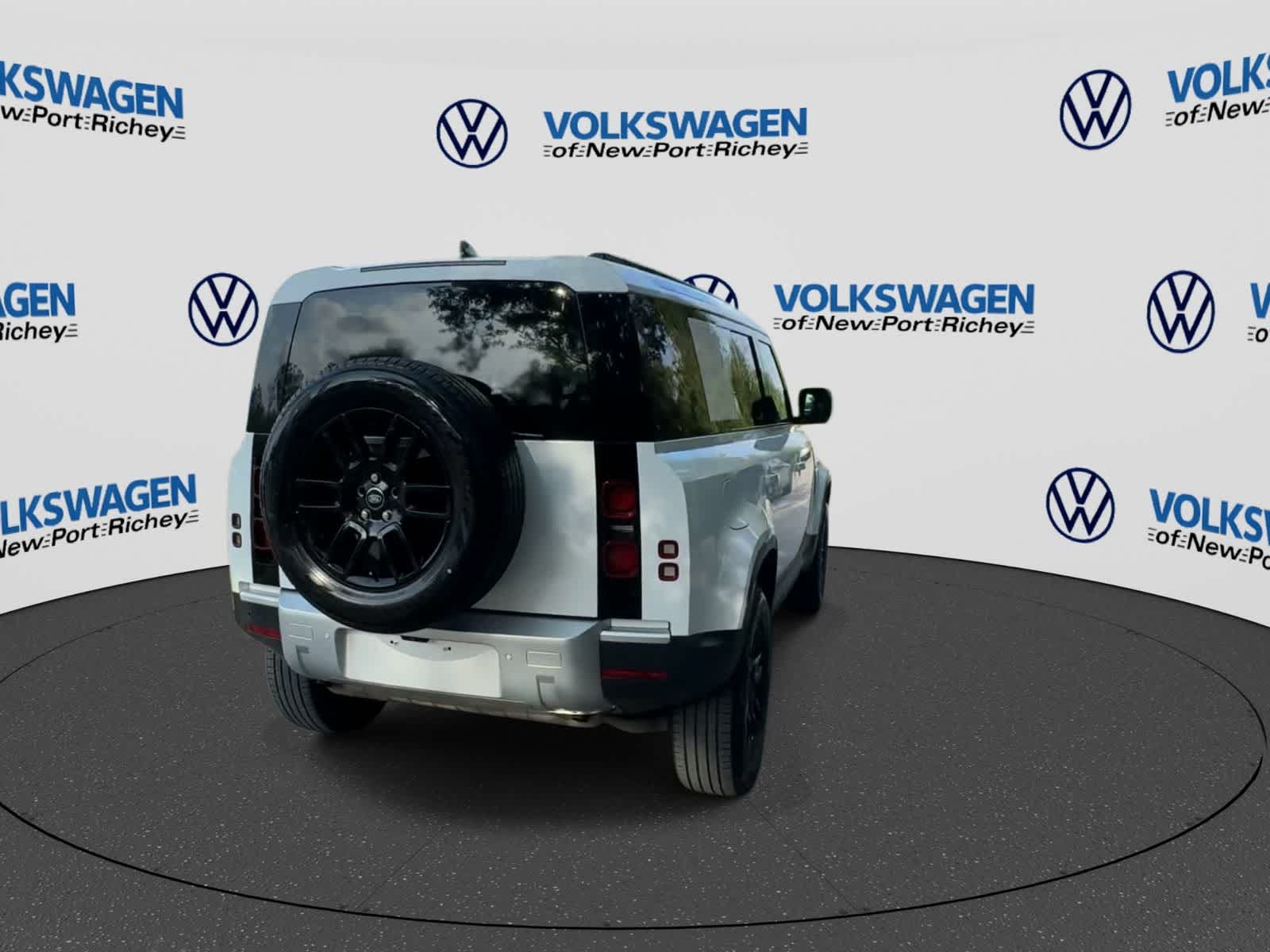 Land Rover Defender S 2025