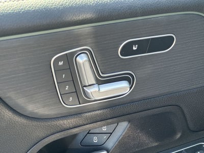 Mercedes-Benz GLB 250 2023 GLB 250