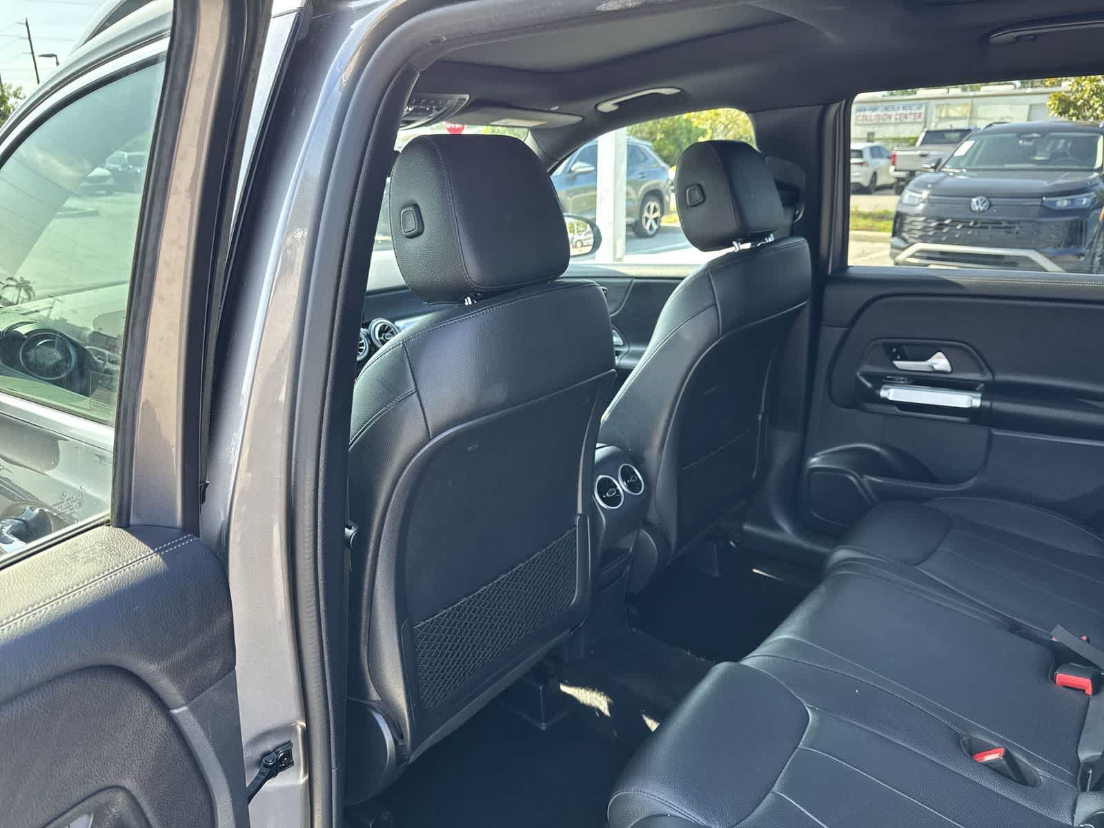 Mercedes-Benz GLB 250 2023 GLB 250