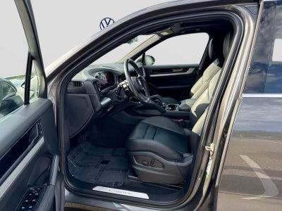 Porsche Cayenne AWD 2025