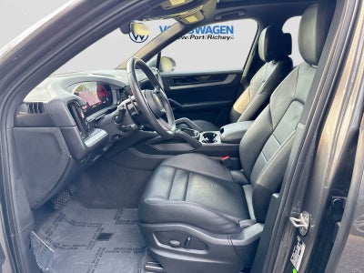 Porsche Cayenne AWD 2025