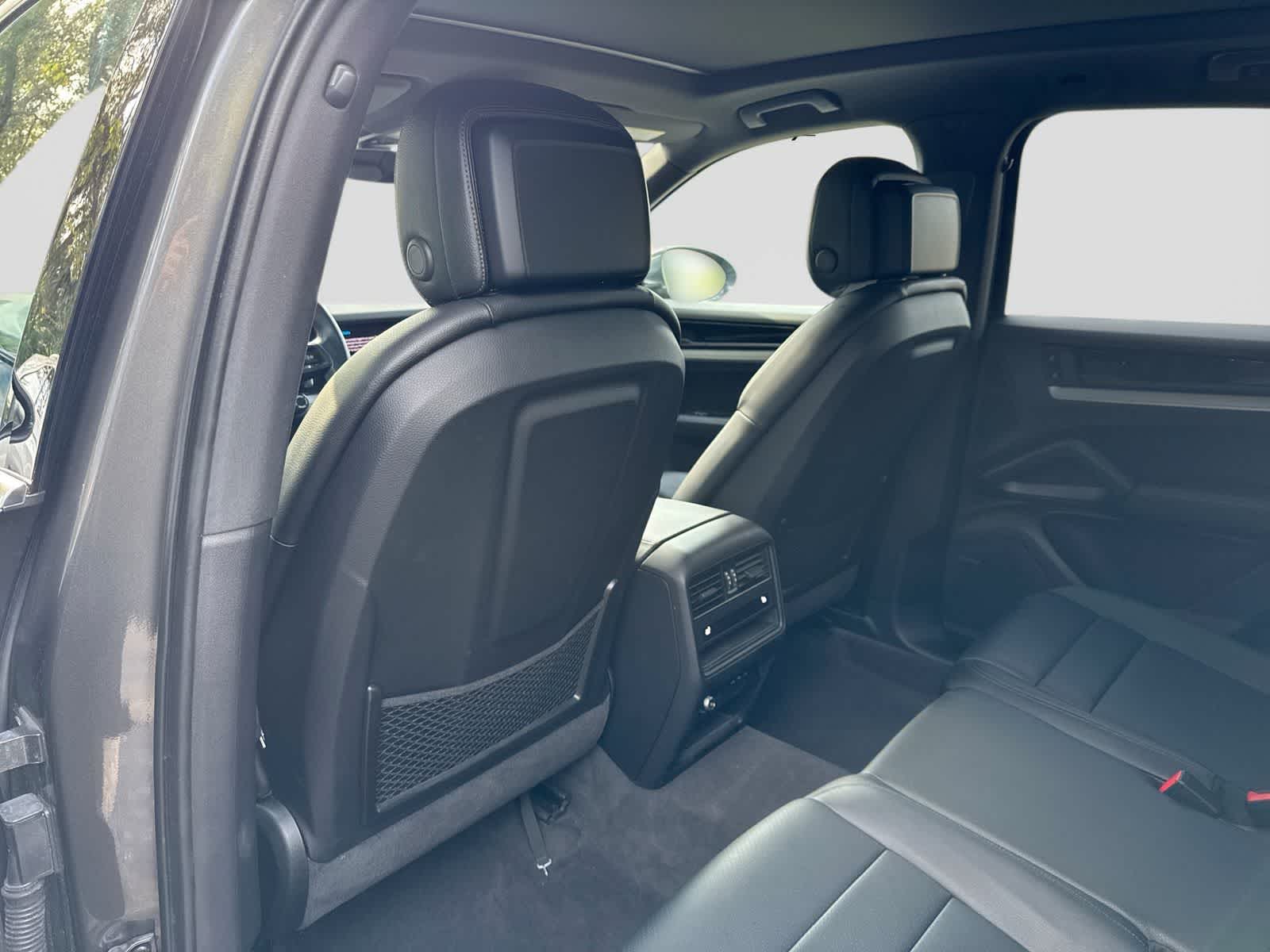 Porsche Cayenne AWD 2025