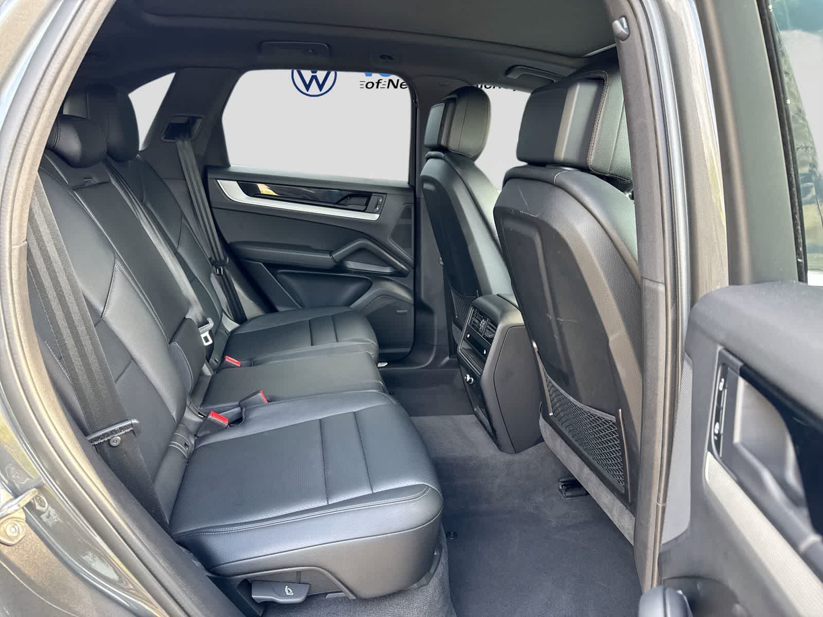 Porsche Cayenne AWD 2025