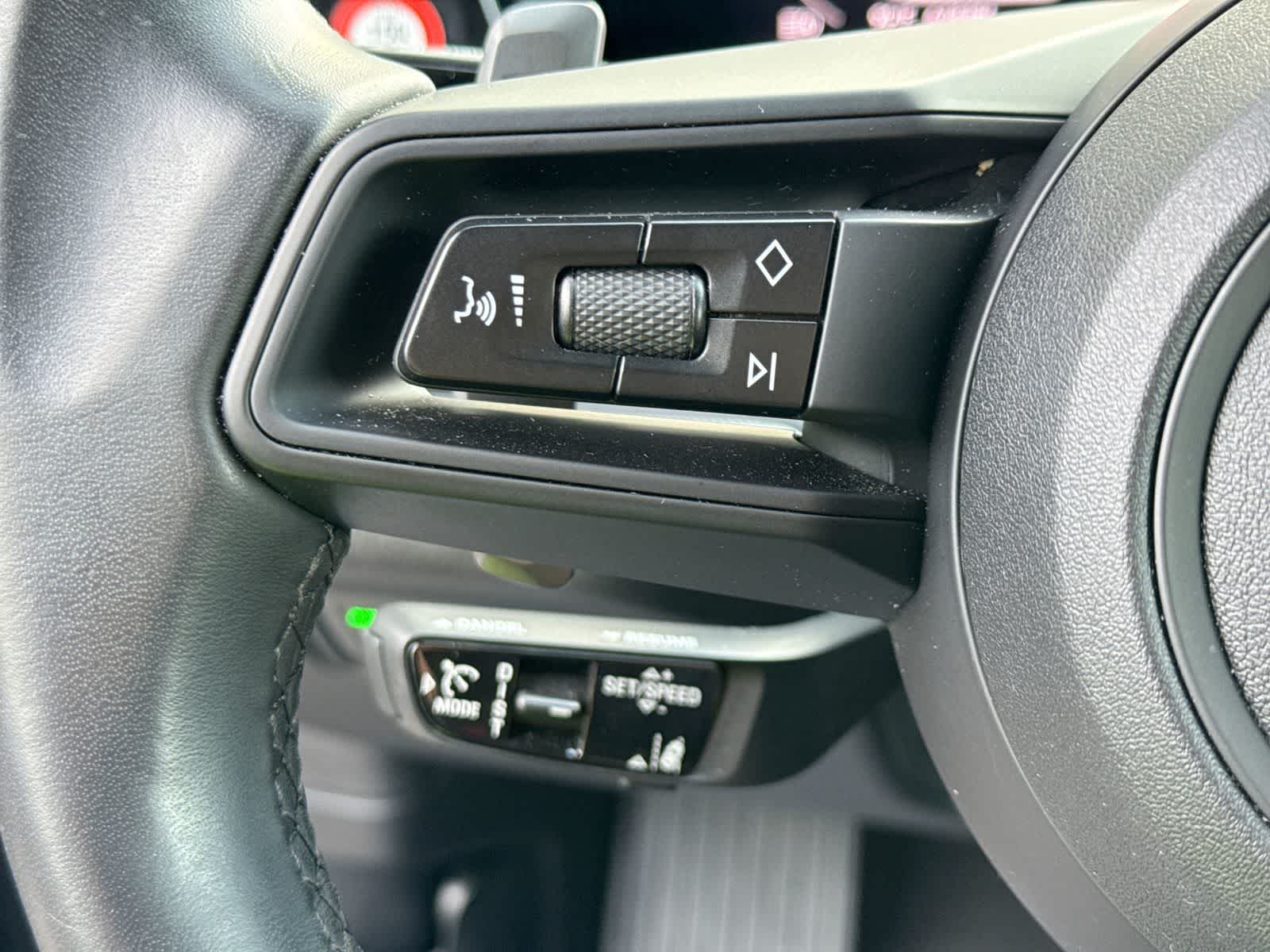 Porsche Cayenne AWD 2025