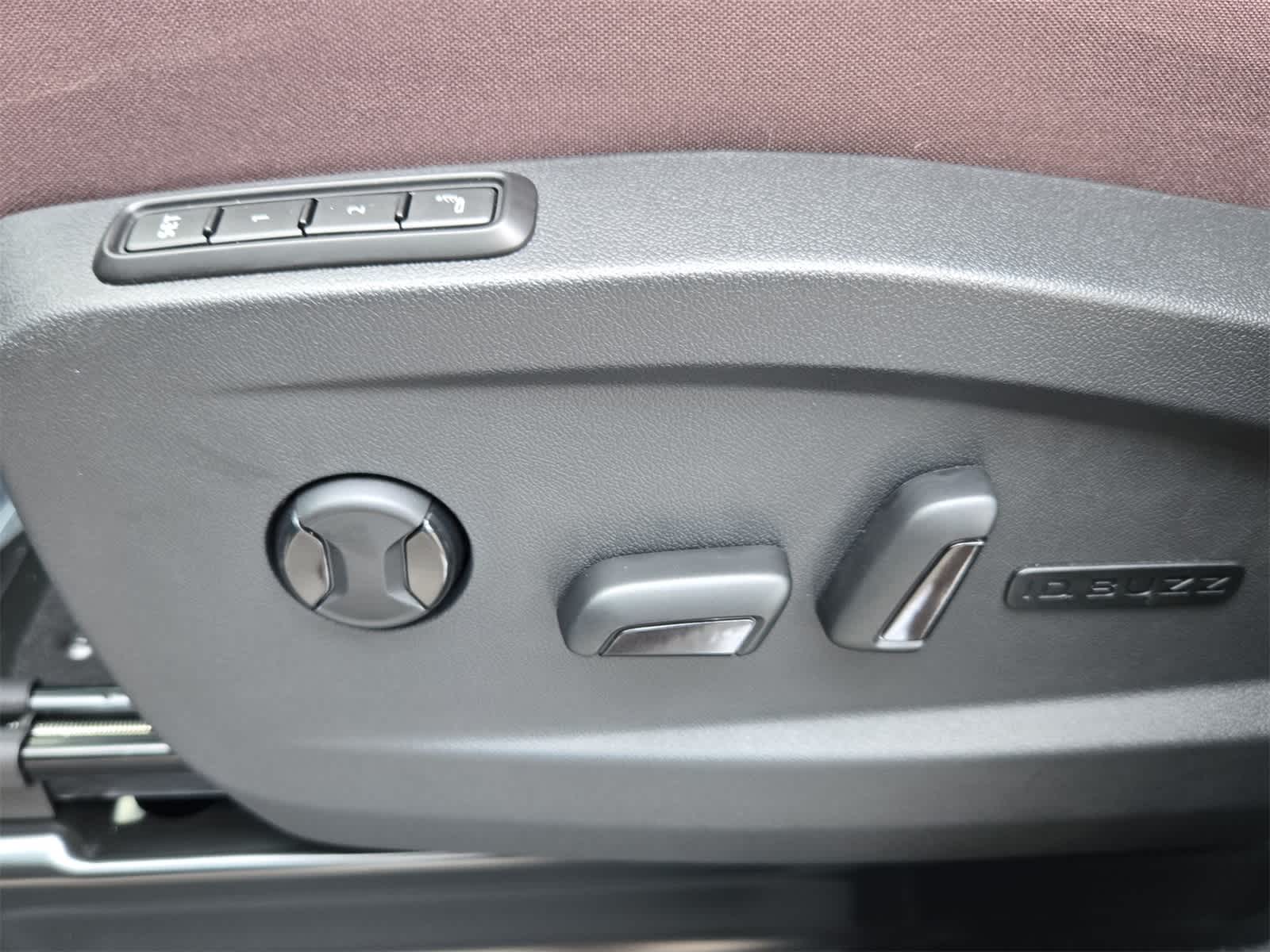 2025 Volkswagen ID. Buzz Pro S Plus