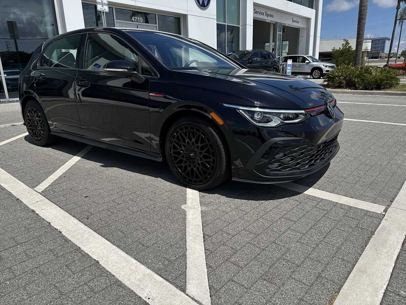 Volkswagen Golf GTI 380 S 2024