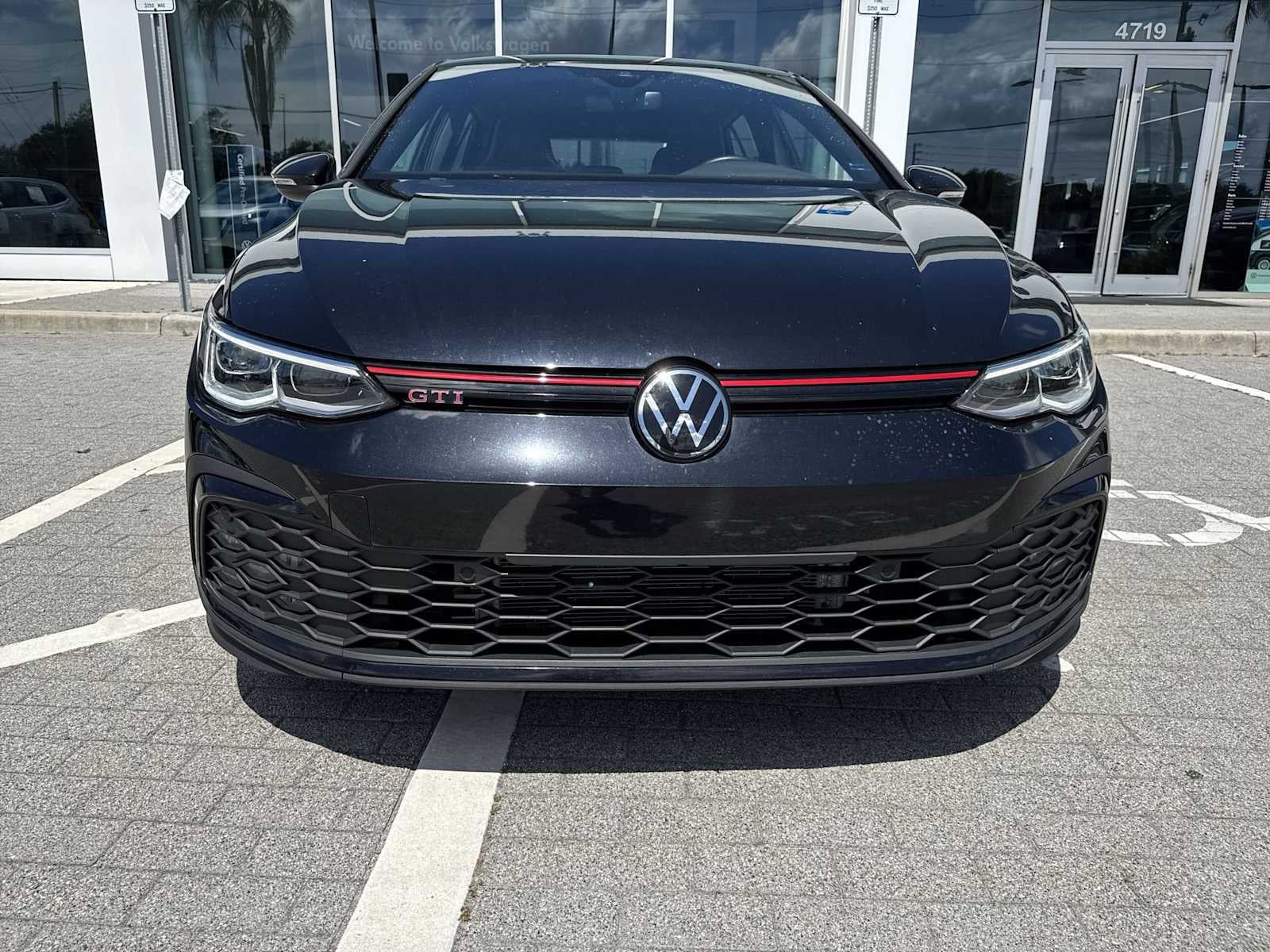 Volkswagen Golf GTI 380 S 2024