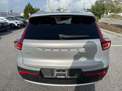 Volvo XC40 Core 2023