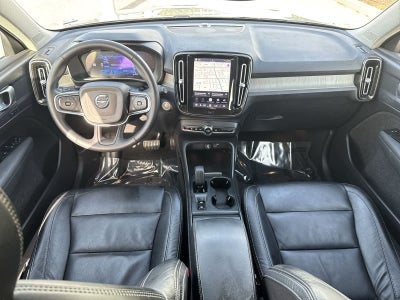 Volvo XC40 Core 2023