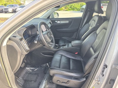 Volvo XC40 Core 2023