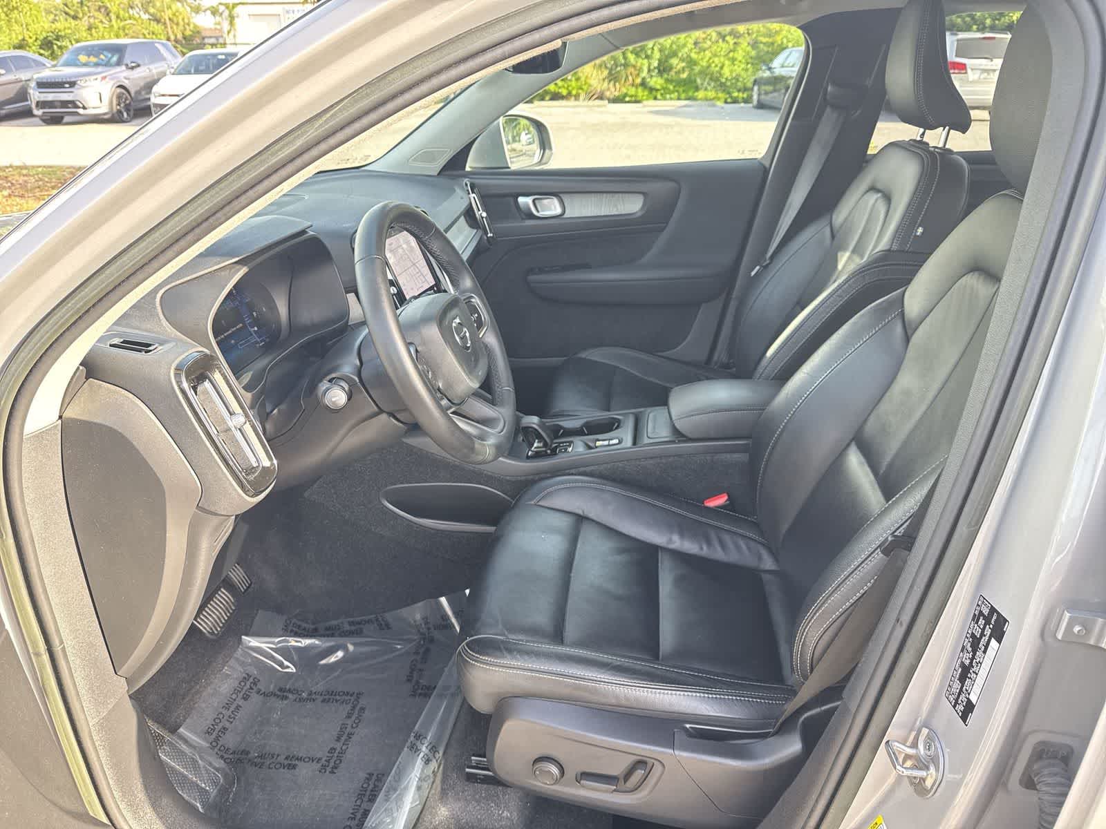 Volvo XC40 Core 2023