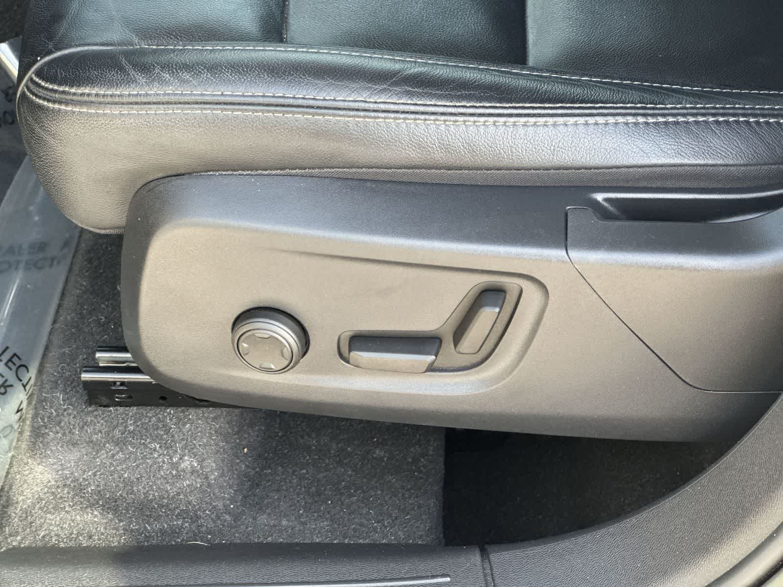 Volvo XC40 Core 2023