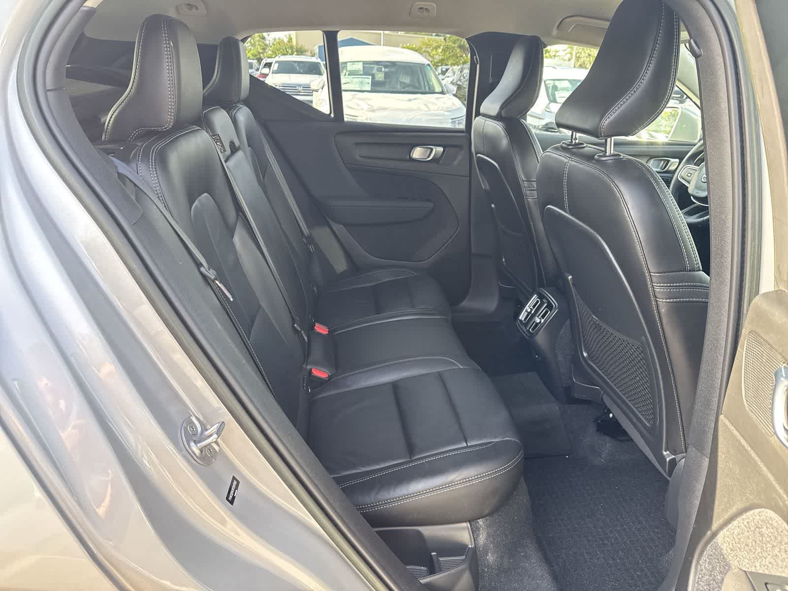 Volvo XC40 Core 2023