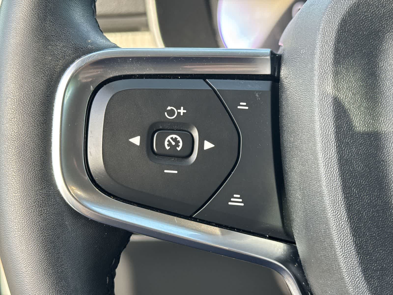 Volvo XC40 Core 2023