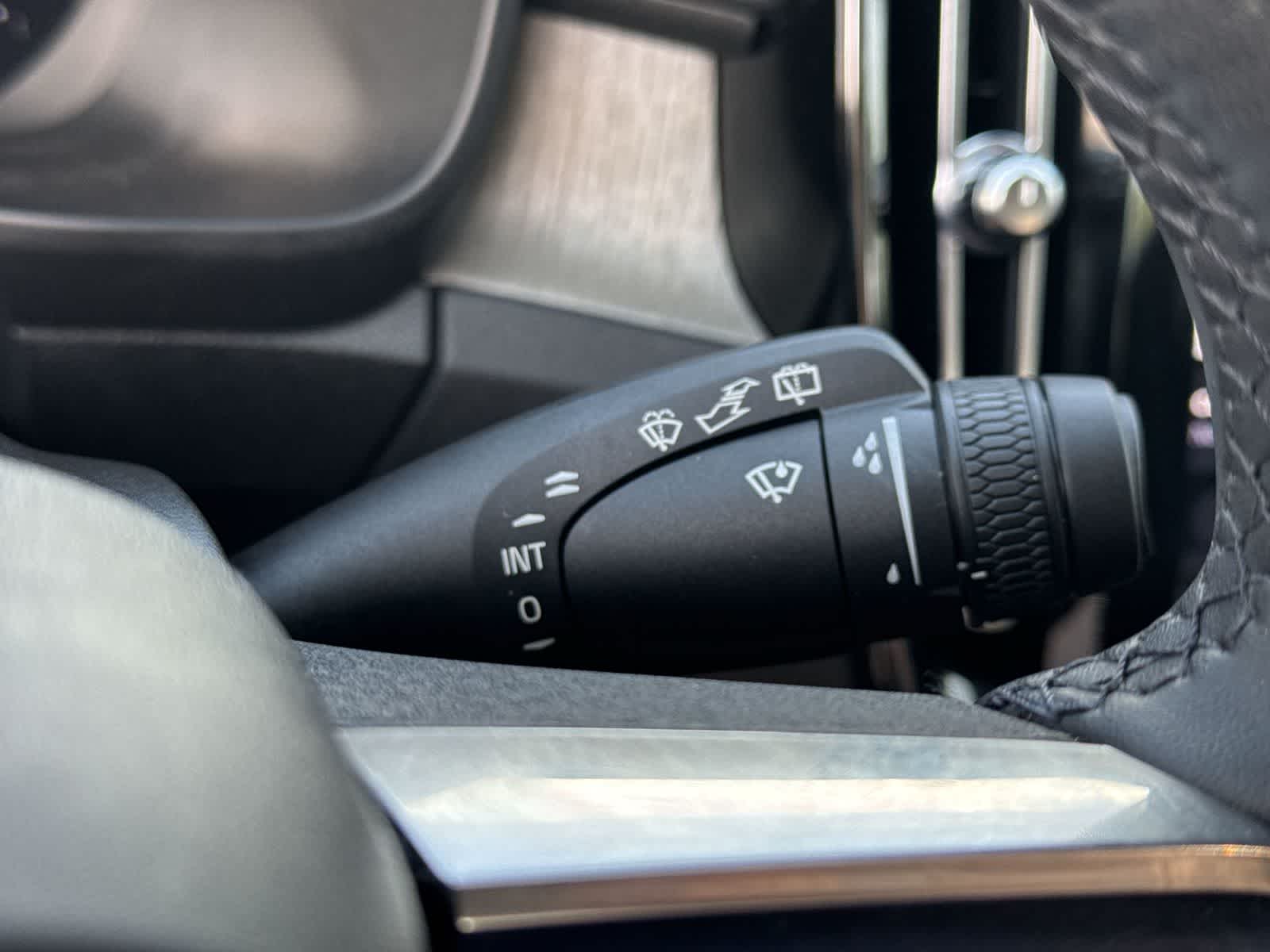 Volvo XC40 Core 2023