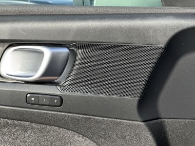 Volvo XC40 Core 2023