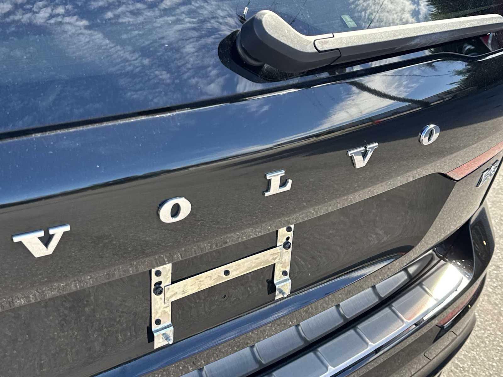 2023 Volvo XC60 Plus Tema oscuro