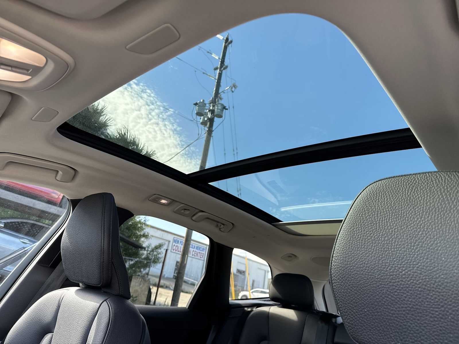 2023 Volvo XC60 Plus Tema oscuro