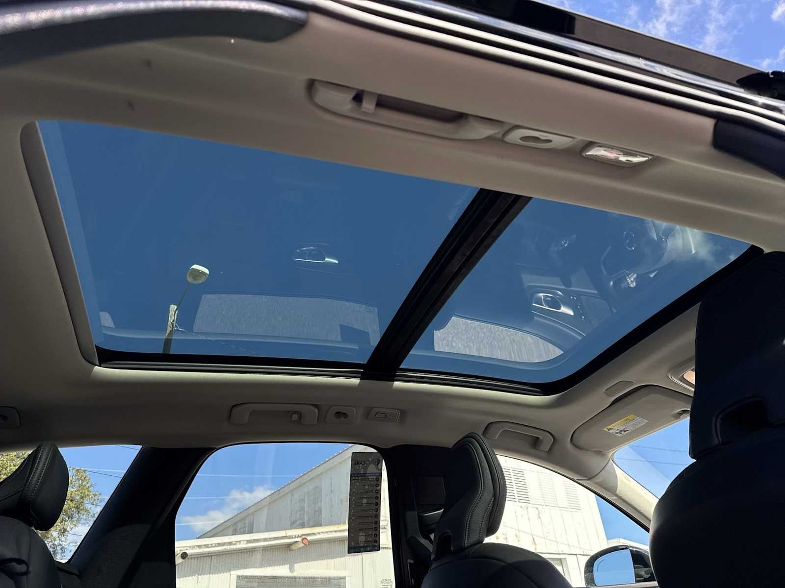 2023 Volvo XC60 Plus Tema oscuro