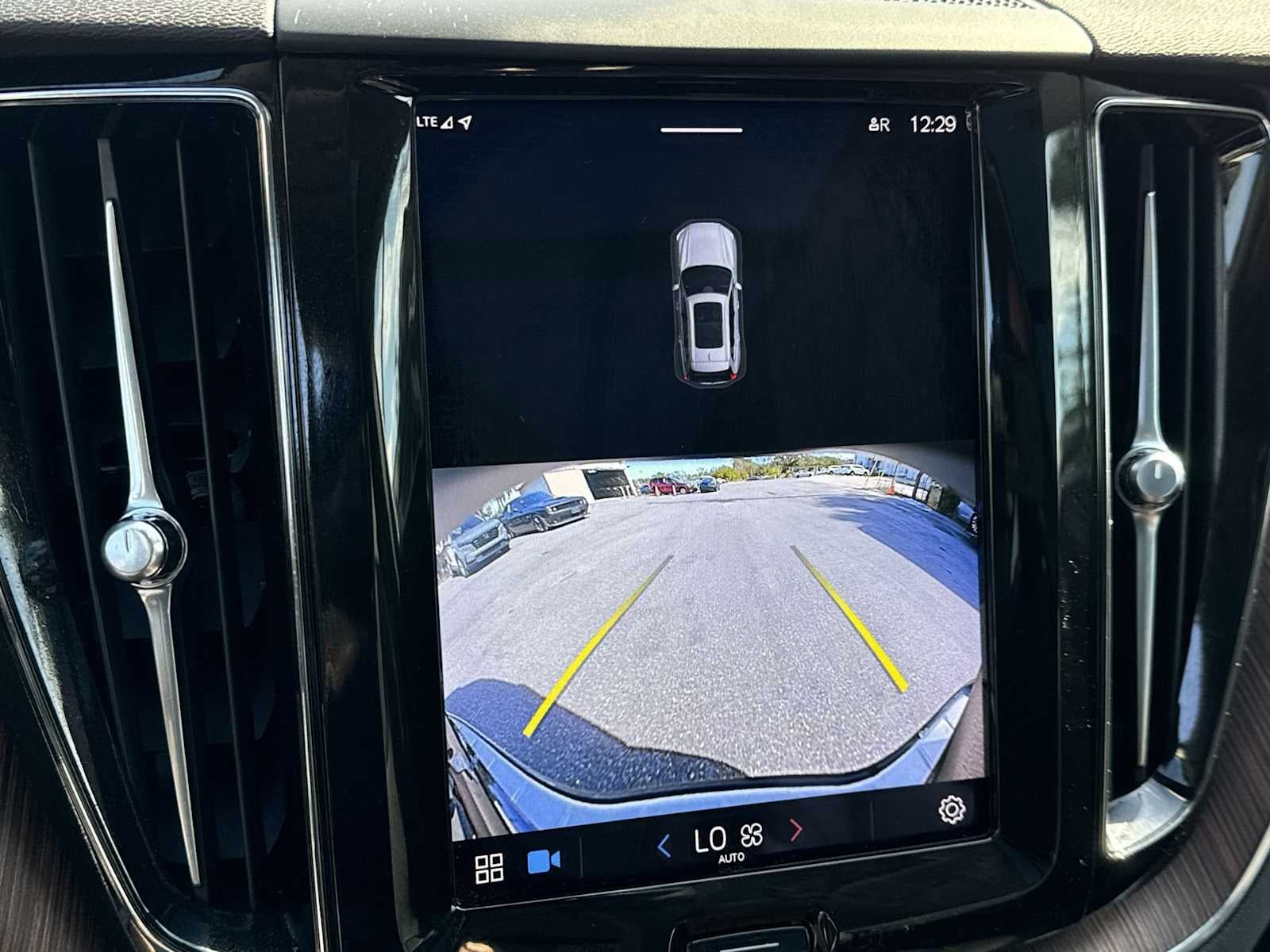 2023 Volvo XC60 Plus Tema oscuro