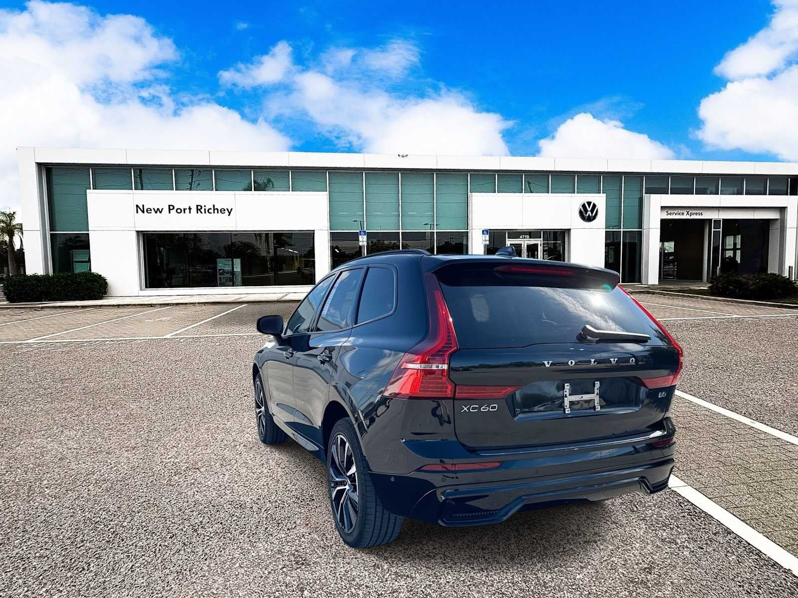 2023 Volvo XC60 Plus Tema oscuro