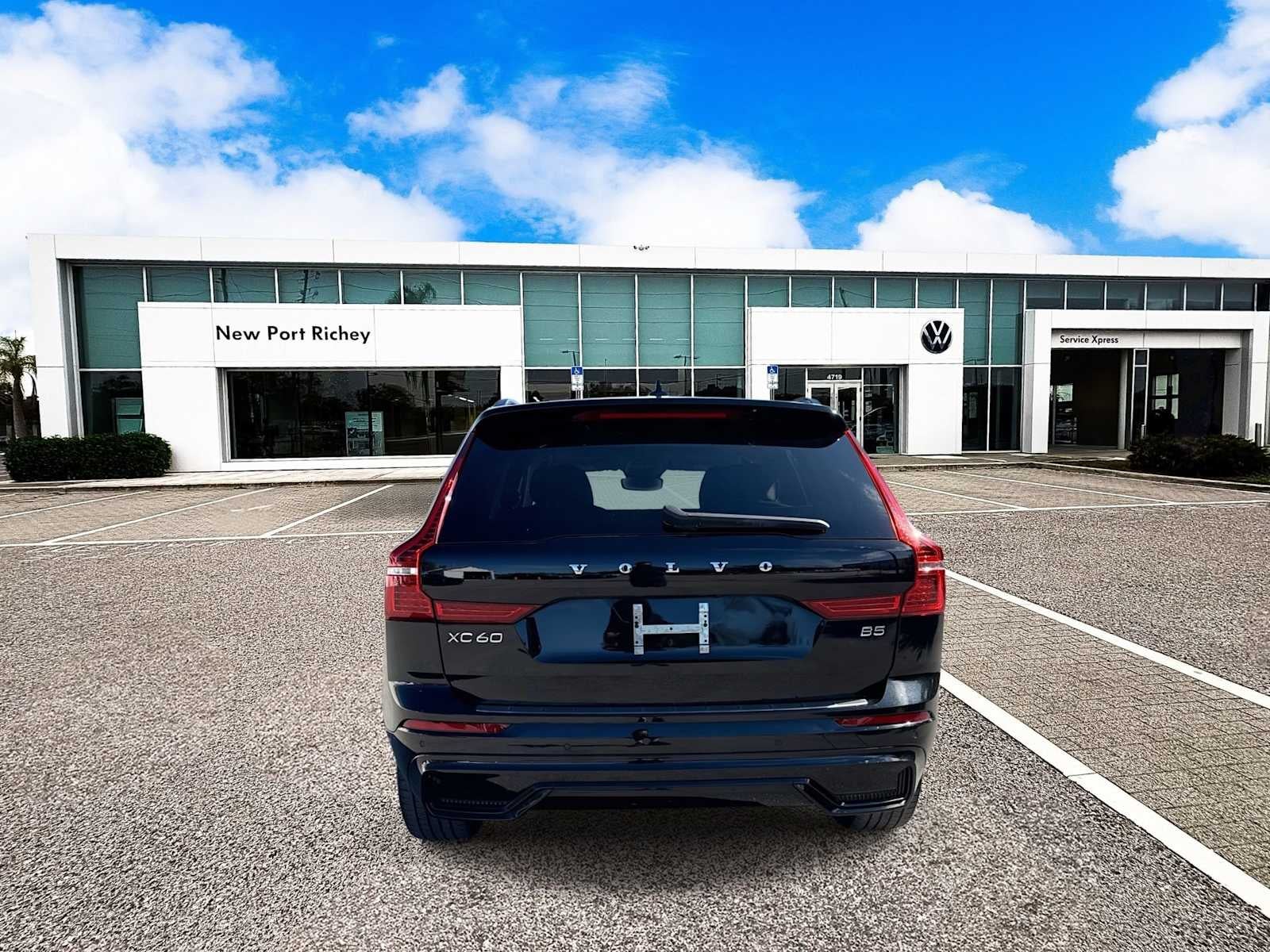 2023 Volvo XC60 Plus Tema oscuro