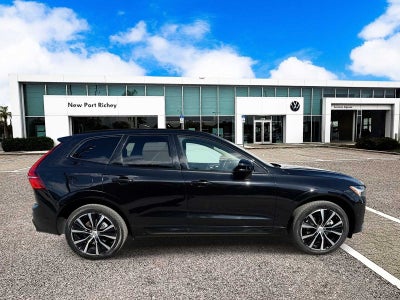 2023 Volvo XC60 Plus Tema oscuro