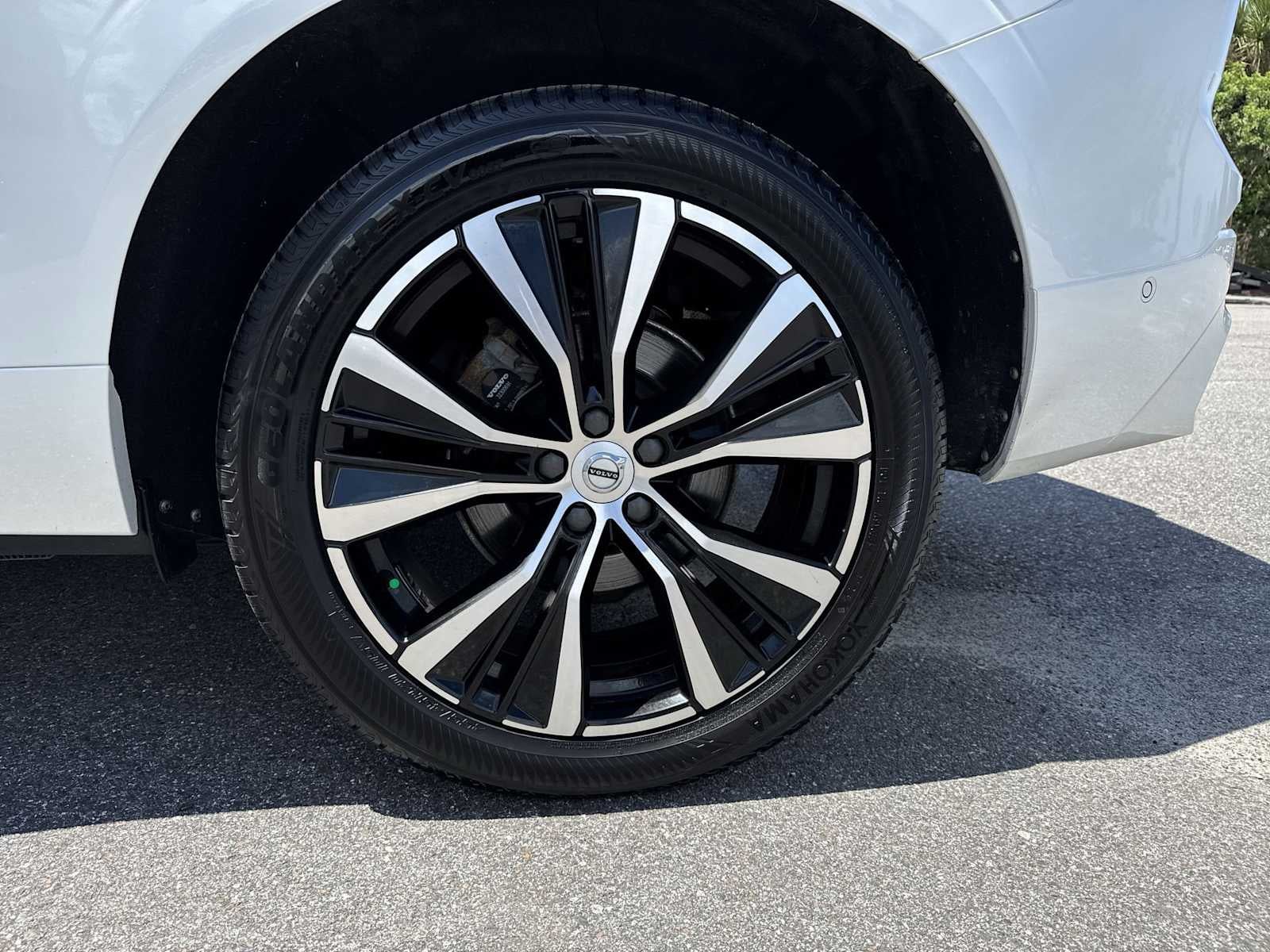 2023 Volvo XC60 Plus Tema oscuro