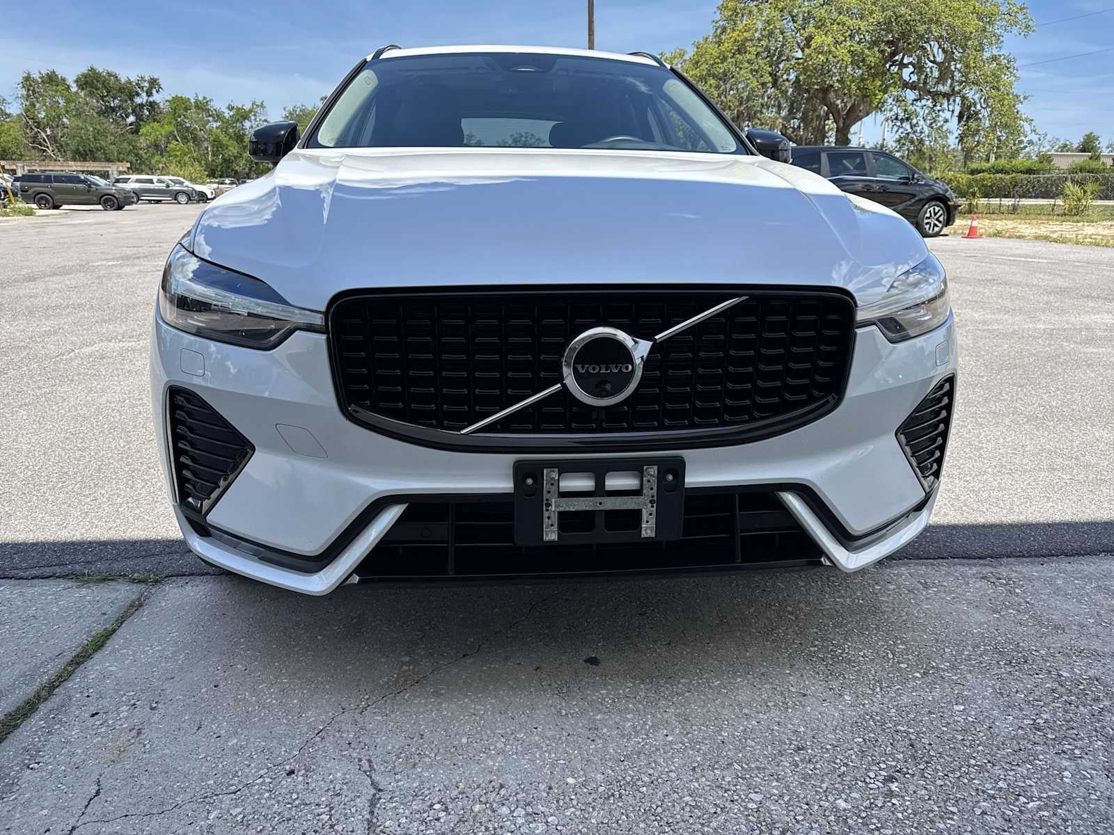 2023 Volvo XC60 Plus Tema oscuro