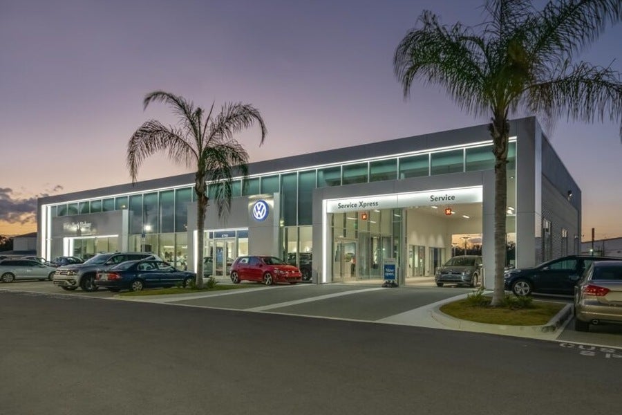 Exterior del concesionario Volkswagen de New Port Richey